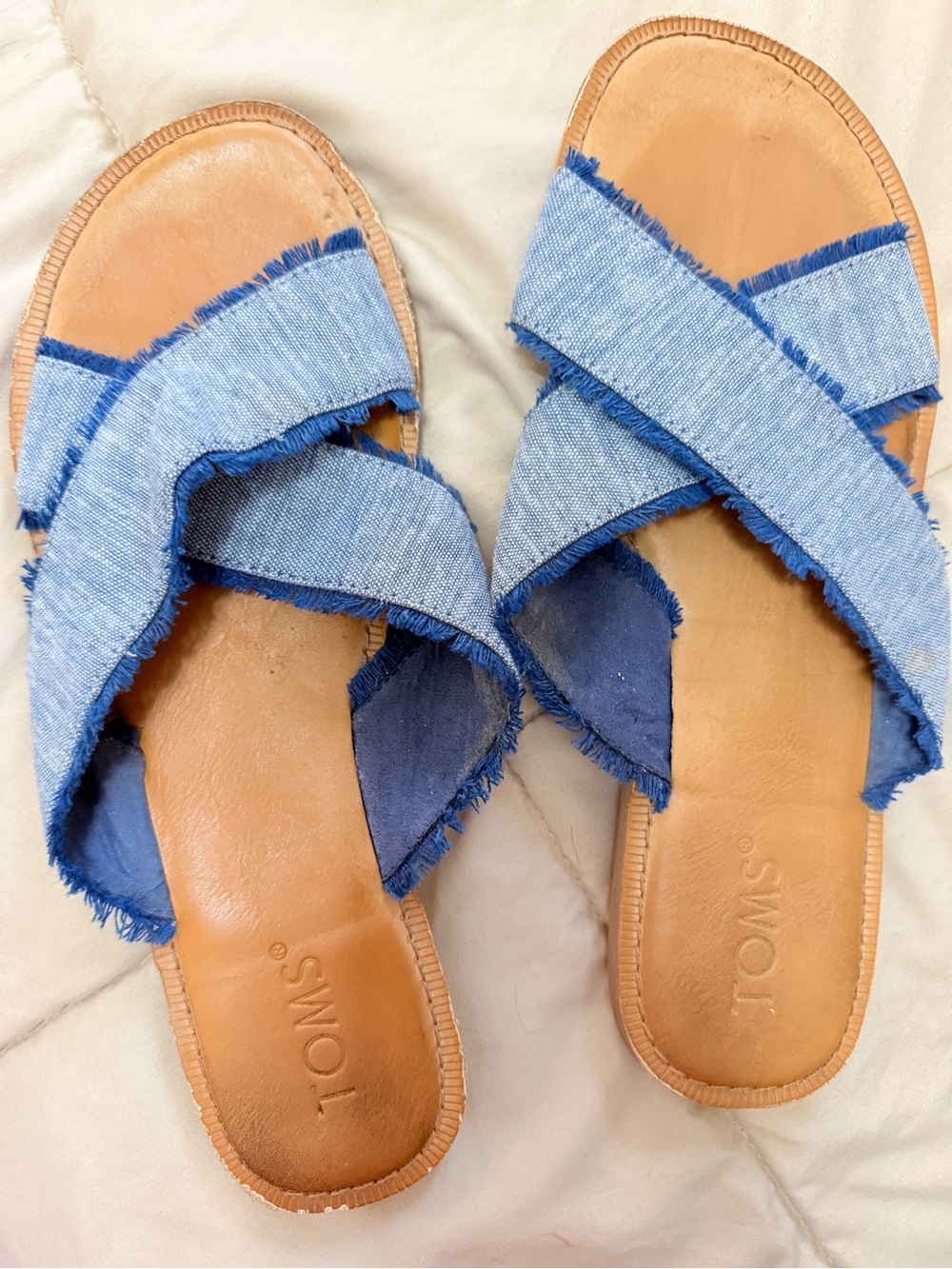 Toms Women's Light Blue Denim Crisscross Slide Sandals with Tan Footbed